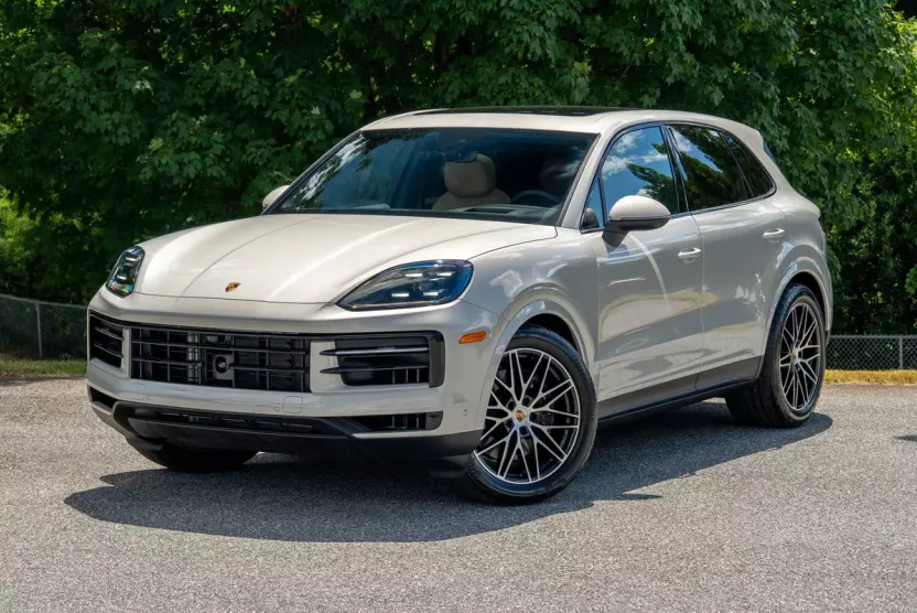 2026 Porsche Cayenne Base photo 1