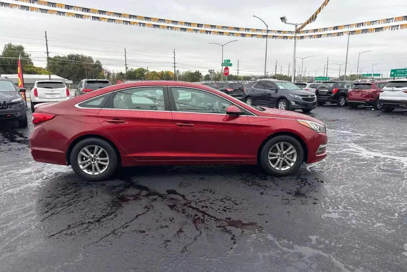 2015 Hyundai Sonata SE photo 1