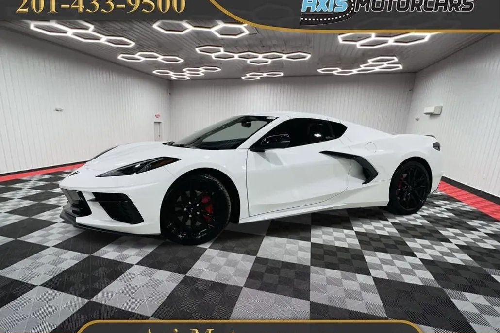 2024 Chevrolet Corvette Stingray 2LT photo 1