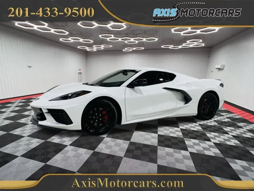 2024 Chevrolet Corvette Stingray 2LT photo 1