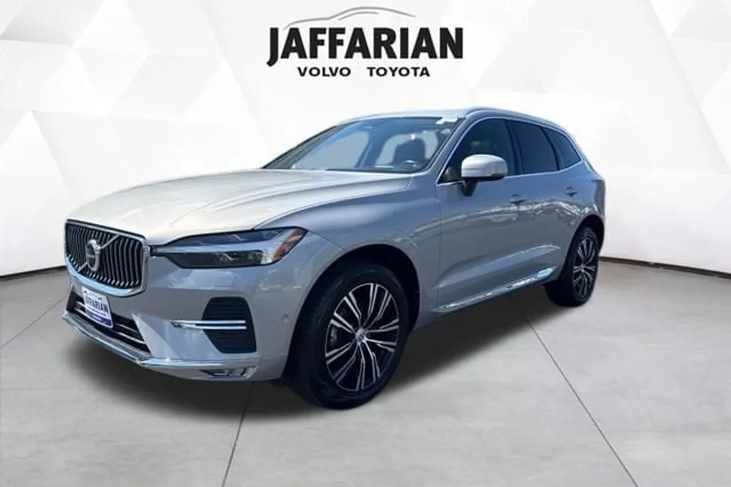 2022 Volvo XC60 B5 Inscription photo 1