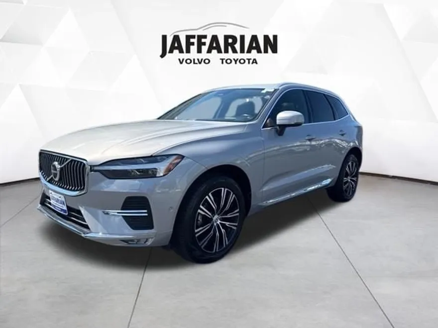 2022 Volvo XC60 B5 Inscription photo 1