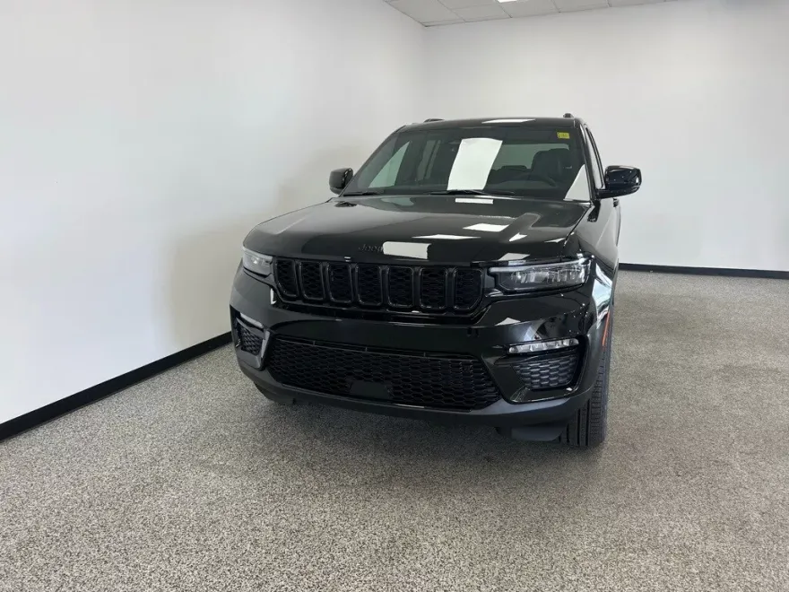 2025 Jeep Grand Cherokee Limited photo 1