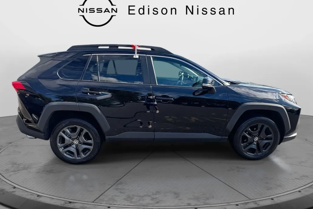 2022 Toyota RAV4 Adventure photo 1