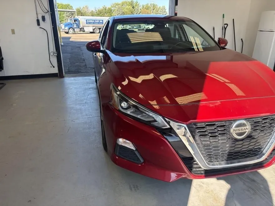 2022 Nissan Altima 2.5 SV photo 1