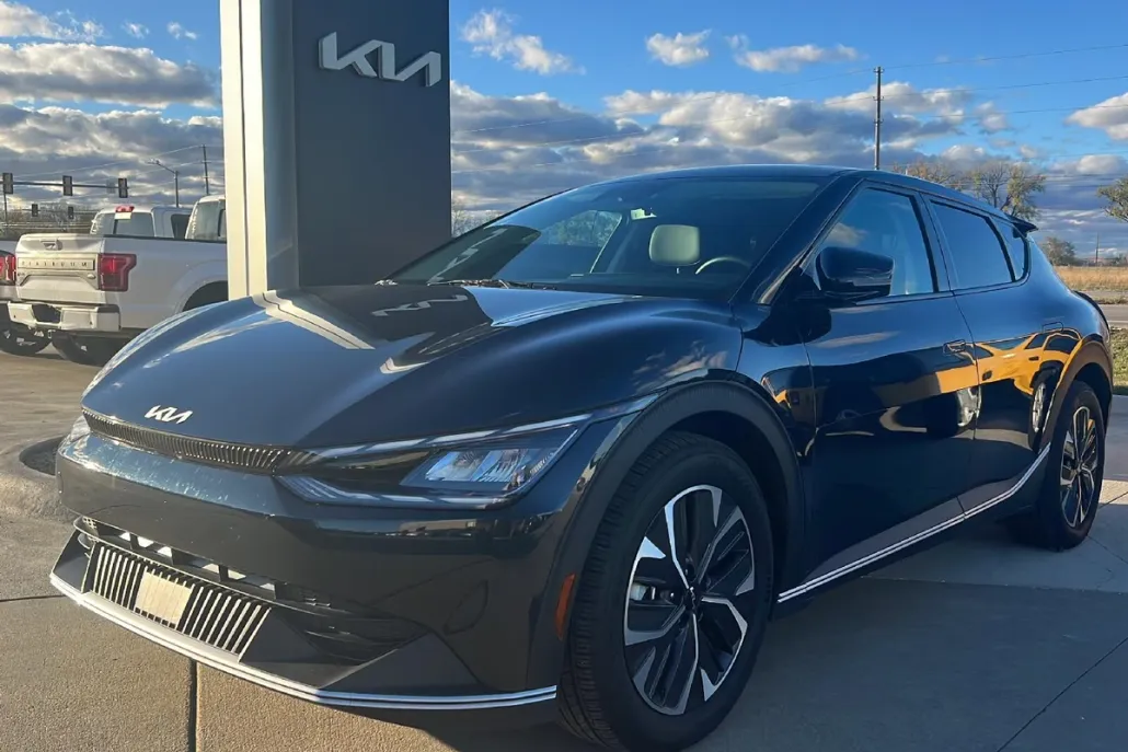 2024 Kia EV6 Light photo 1