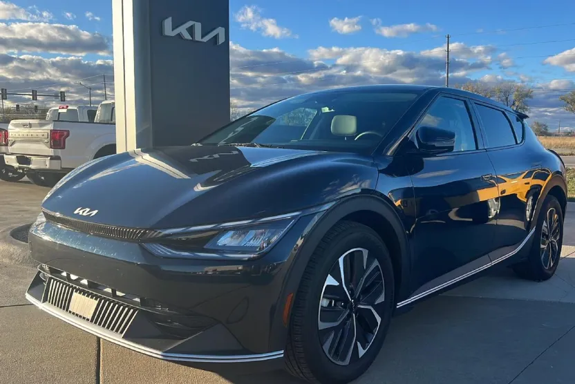 2024 Kia EV6 Light photo 1