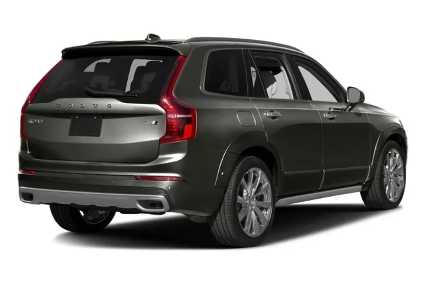 2016 Volvo XC90 T6 Momentum photo 1
