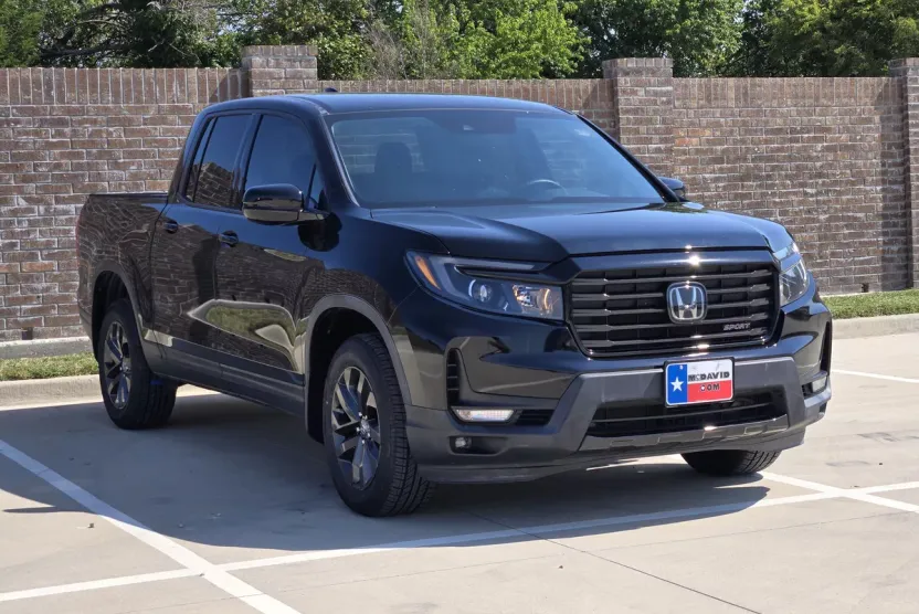 2022 Honda Ridgeline Sport photo 1