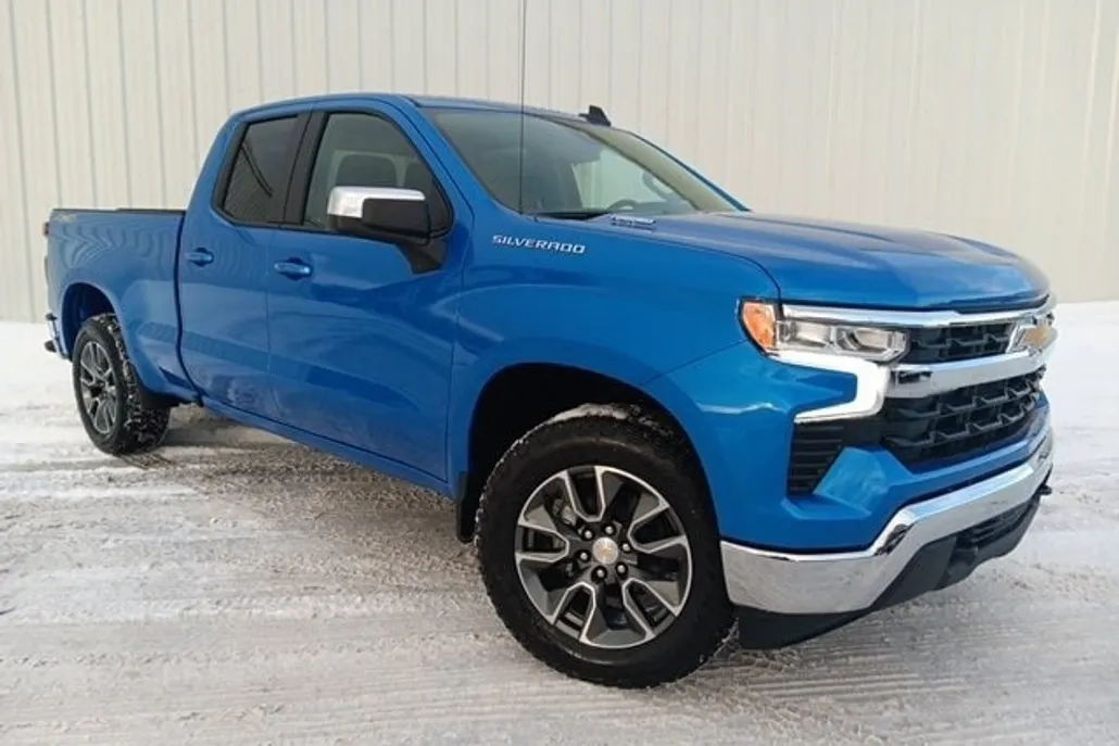 2025 Chevrolet Silverado 1500 LT photo 1