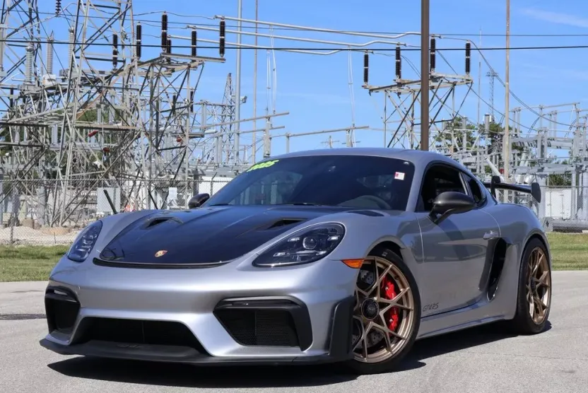 2025 Porsche Cayman GT4 RS photo 1