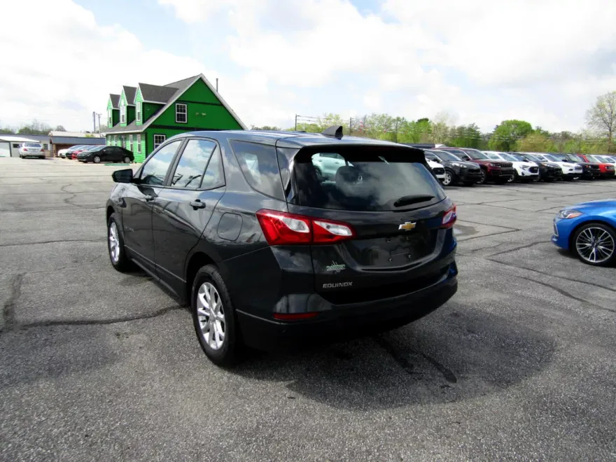 2020 Chevrolet Equinox LS photo 5
