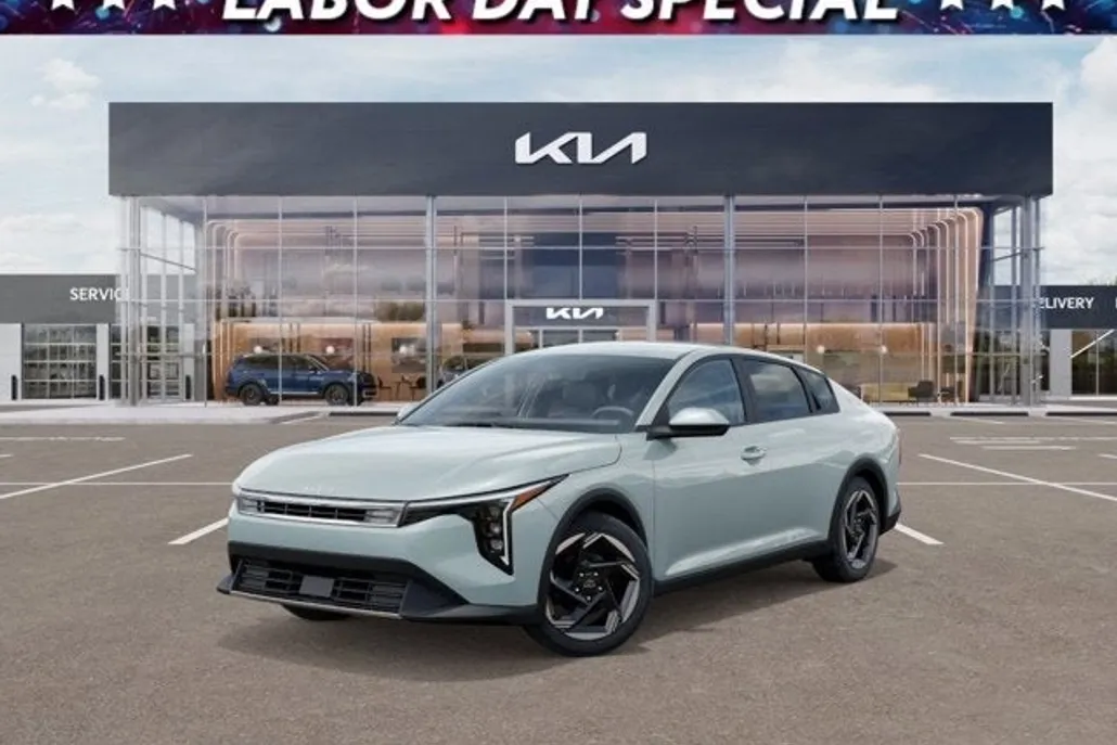 2025 Kia K4 EX photo 1