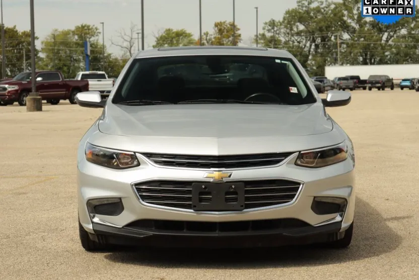 2018 Chevrolet Malibu 1LT photo 1