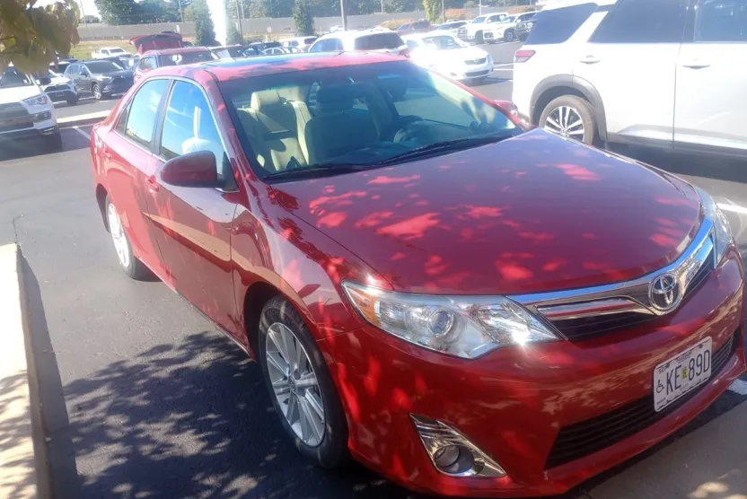2014 Toyota Camry SE photo 1