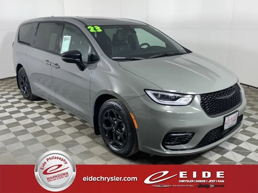 2023 Chrysler Pacifica Hybrid Limited photo 1