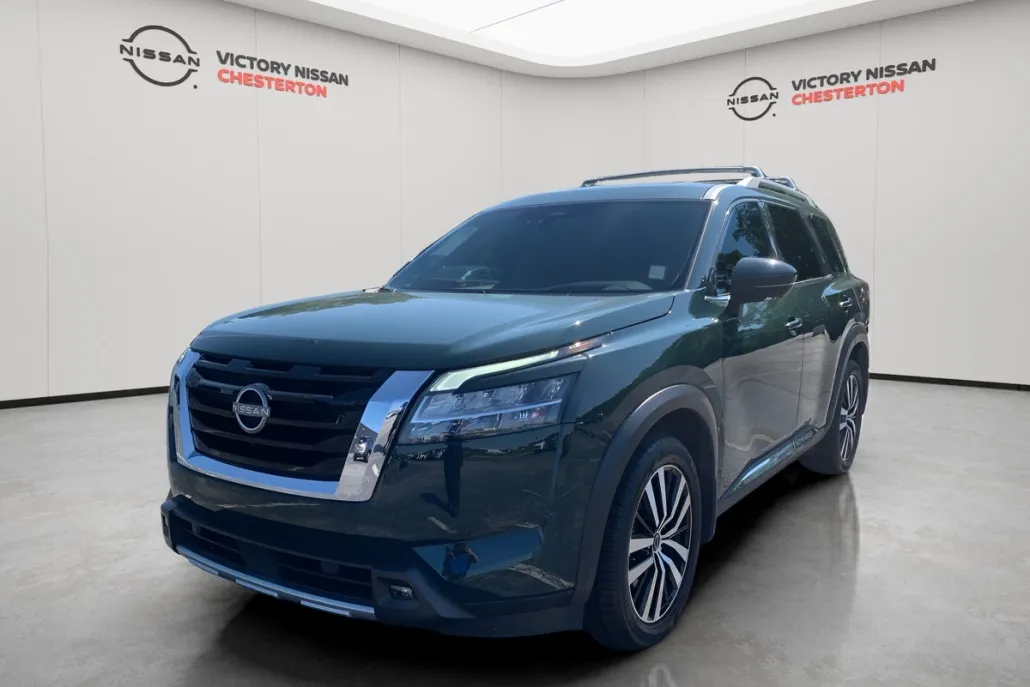 2023 Nissan Pathfinder Platinum photo 1
