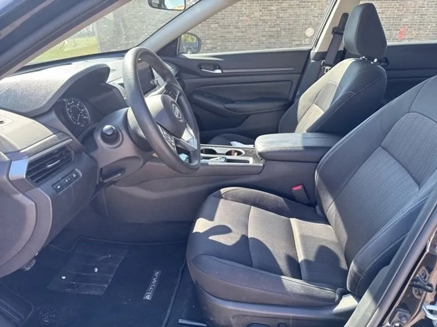 2024 Nissan Altima 2.5 SV photo 1