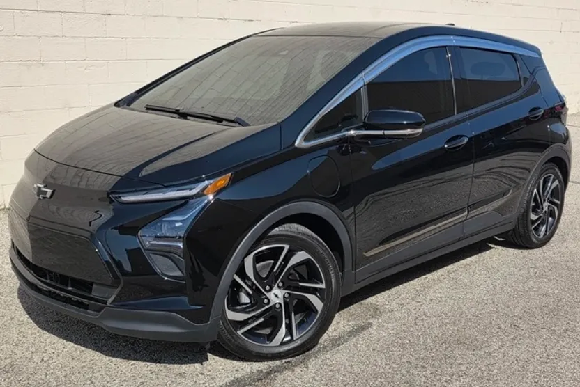 2023 Chevrolet Bolt EV 2LT photo 1