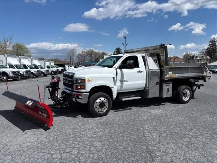 2024 Chevrolet Silverado 6500HD Work Truck photo 1
