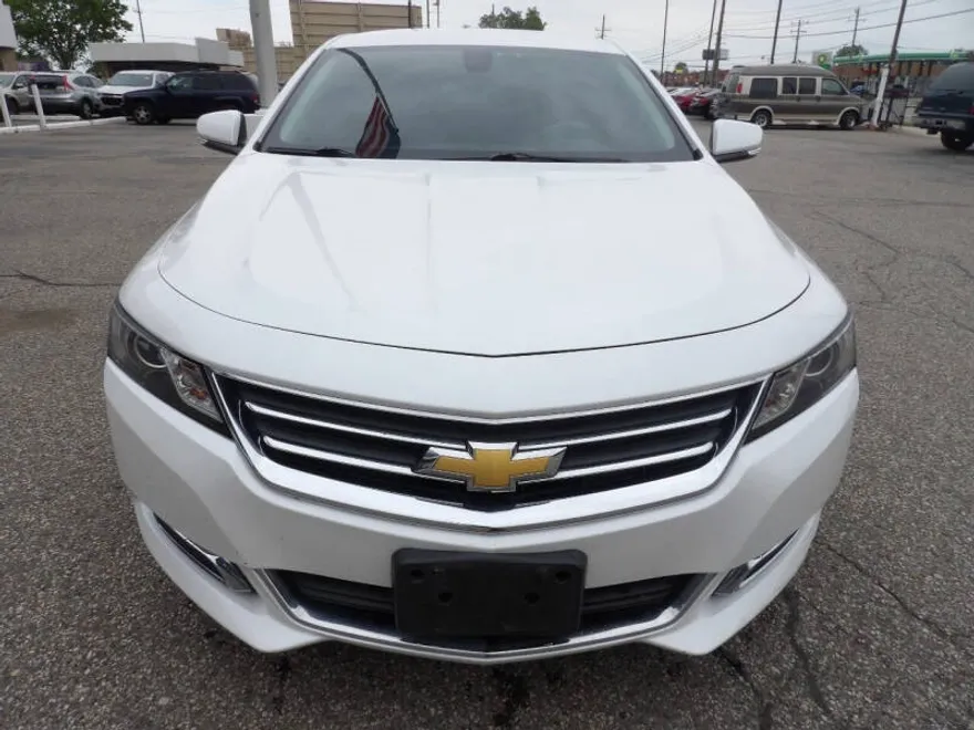 2016 Chevrolet Impala 1LT photo 1