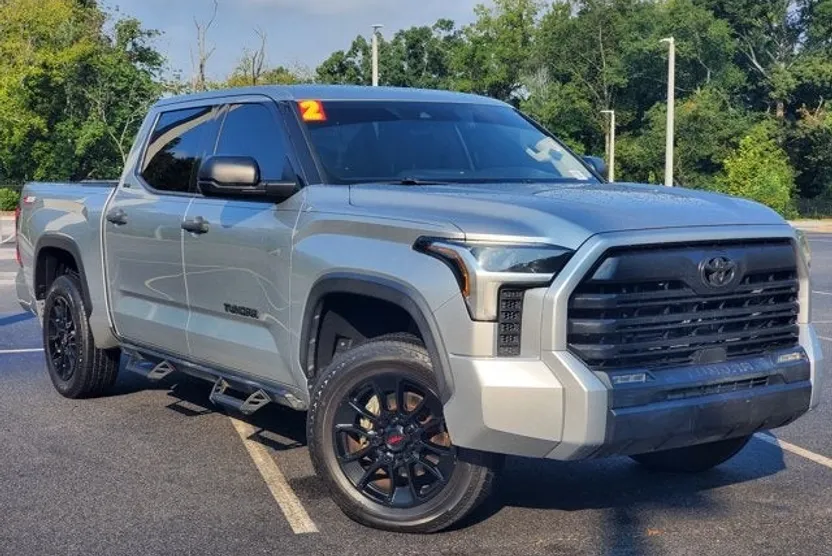 2022 Toyota Tundra SR5 CrewMax photo 1