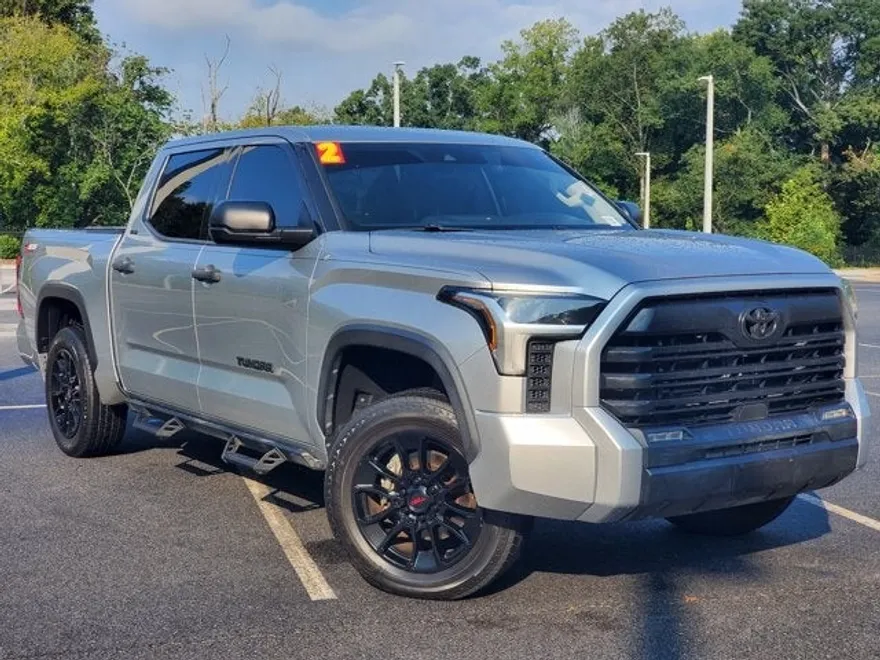 2022 Toyota Tundra SR5 CrewMax photo 1