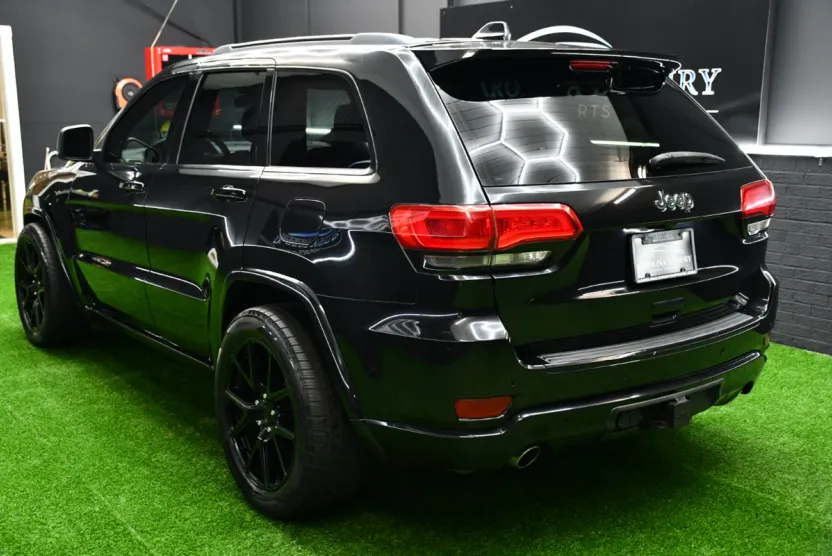 2014 Jeep Grand Cherokee Overland photo 1
