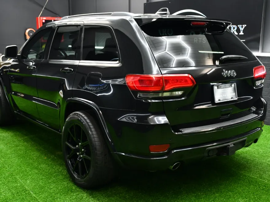 2014 Jeep Grand Cherokee Overland photo 1