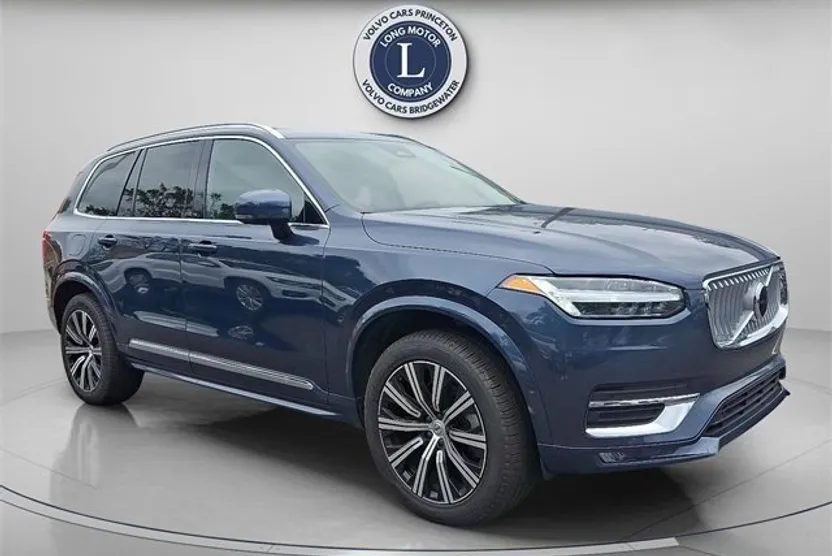 2025 Volvo XC90 B5 Core AWD photo 1