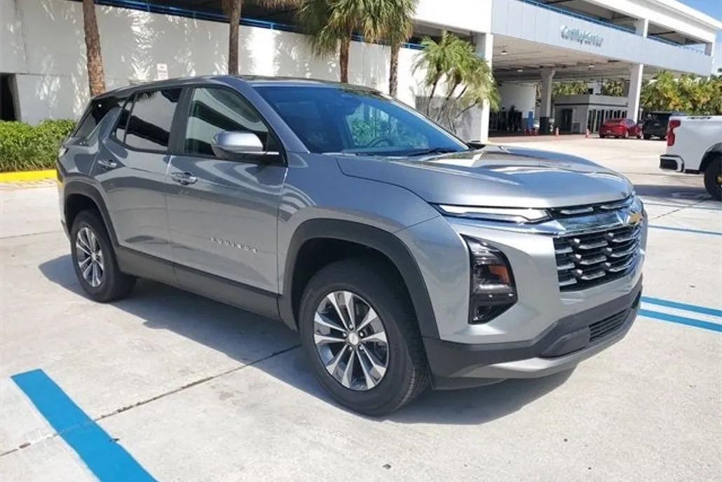 2026 Chevrolet Equinox LT photo 1