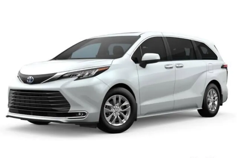 2021 Toyota Sienna XLE photo 1
