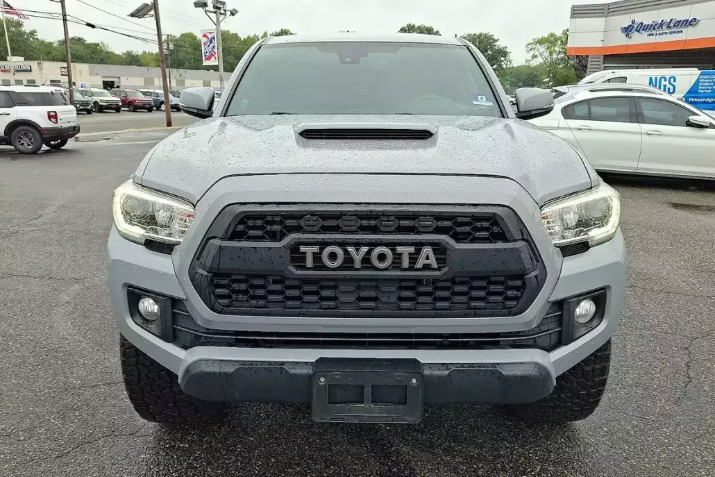 2019 Toyota Tacoma TRD Double Cab photo 1