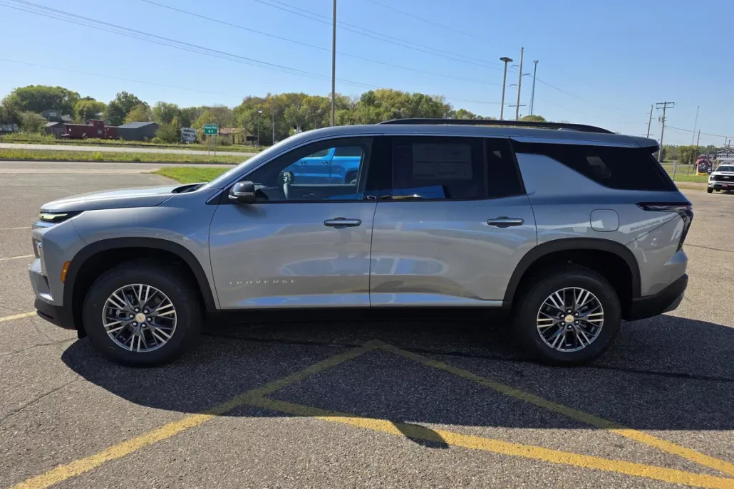 2026 Chevrolet Traverse photo 1