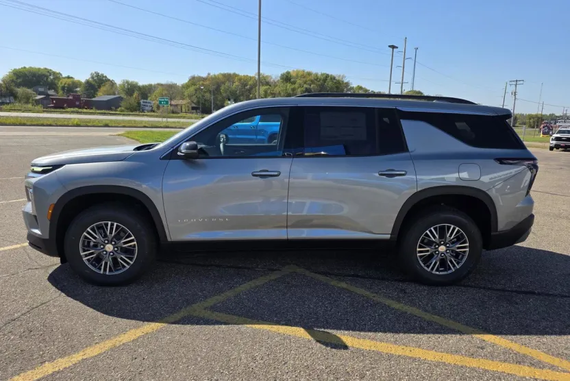 2026 Chevrolet Traverse photo 1