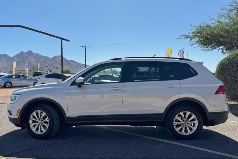 2018 Volkswagen Tiguan S photo 1