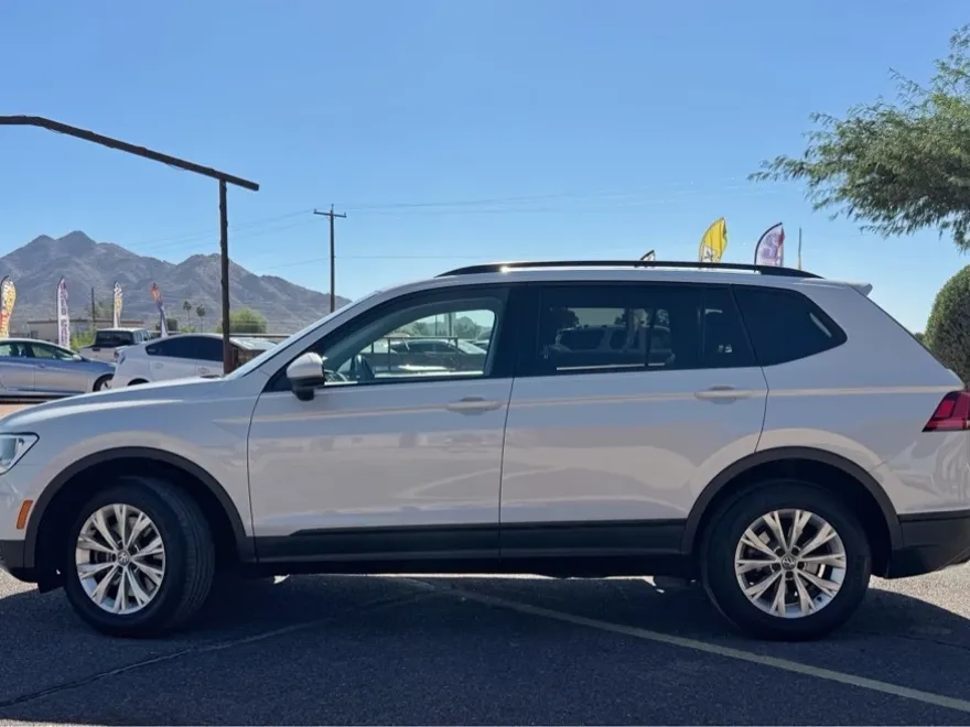 2018 Volkswagen Tiguan S photo 1