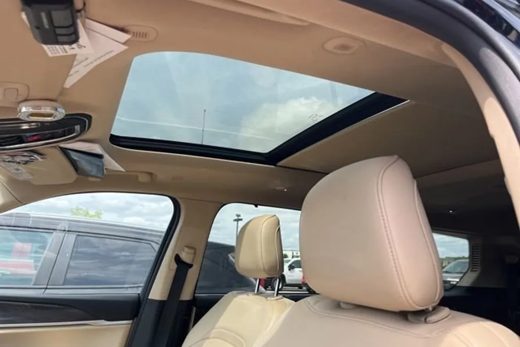 2022 Jeep Grand Cherokee Limited photo 1