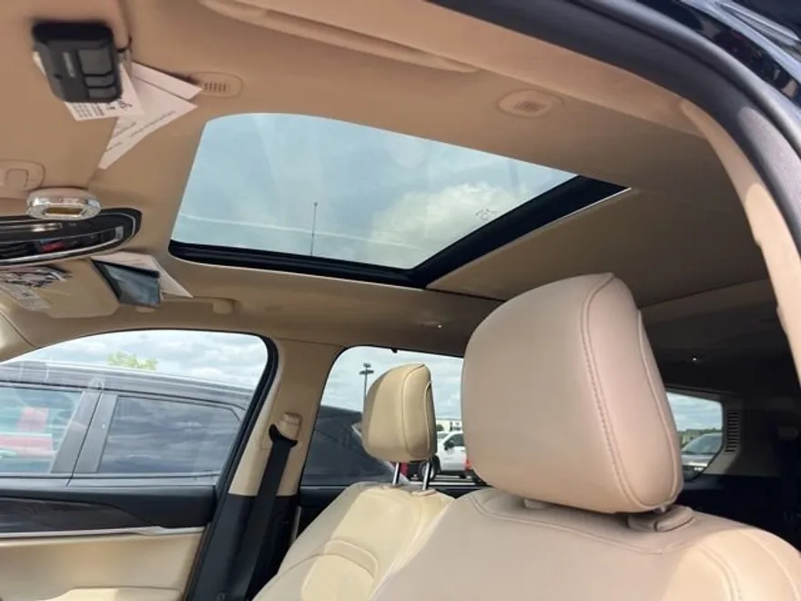 2022 Jeep Grand Cherokee Limited photo 1