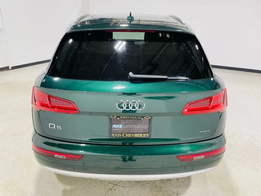 2020 Audi Q5 Premium Plus 45 TFSI S line photo 14