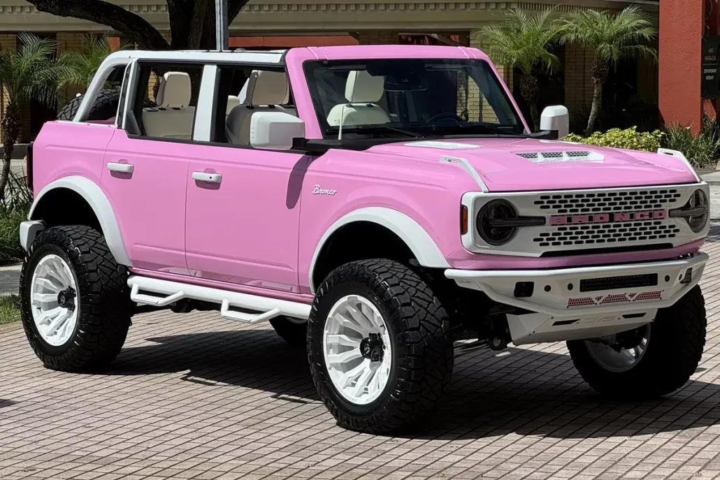2025 Ford Bronco Outer Banks photo 1