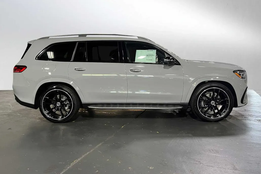 2026 Mercedes Benz GLS 580 4MATIC photo 1