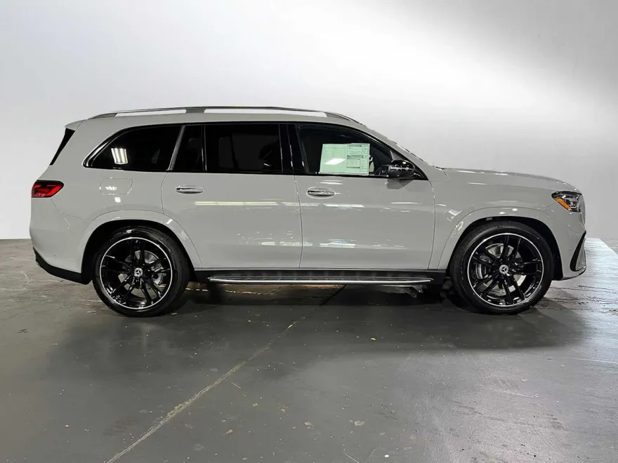 2026 Mercedes Benz GLS 580 4MATIC photo 1