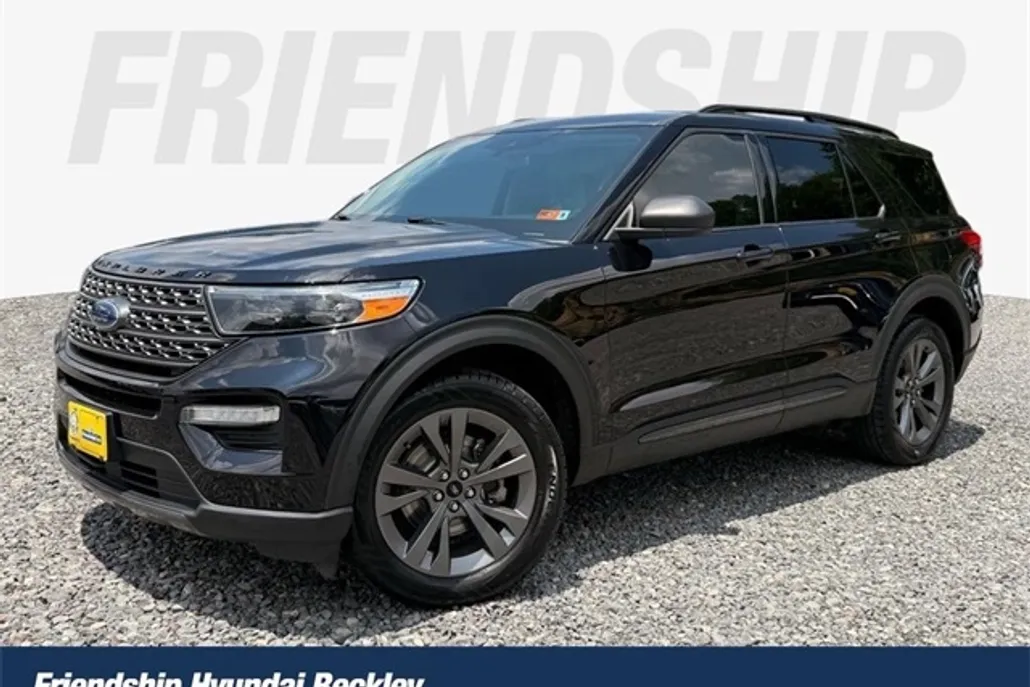 2021 Ford Explorer XLT photo 1