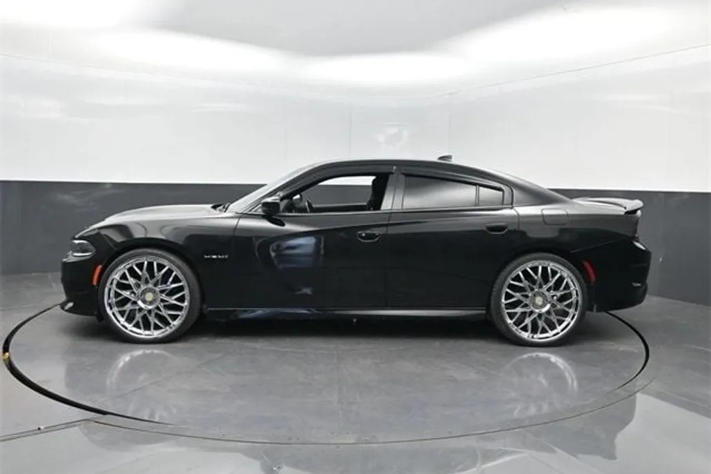 2021 Dodge Charger R/T photo 1
