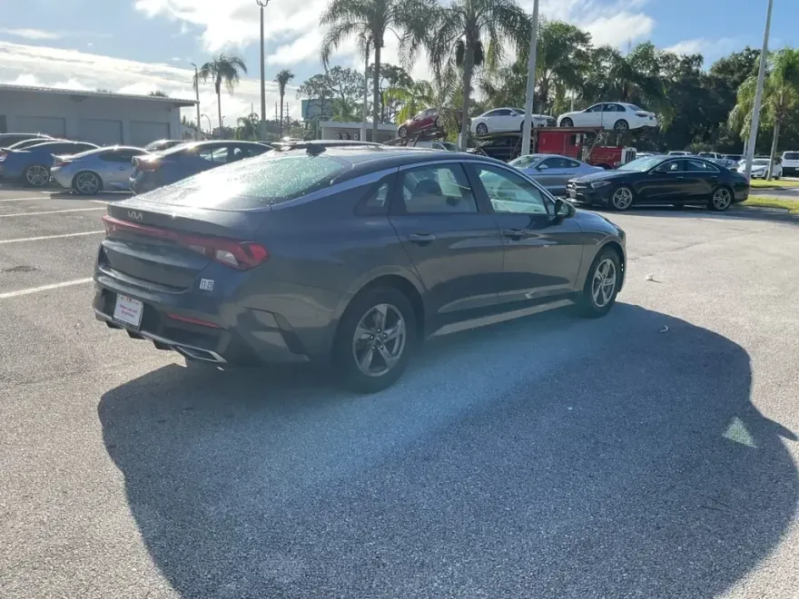 2022 Kia K5 LXS photo 1