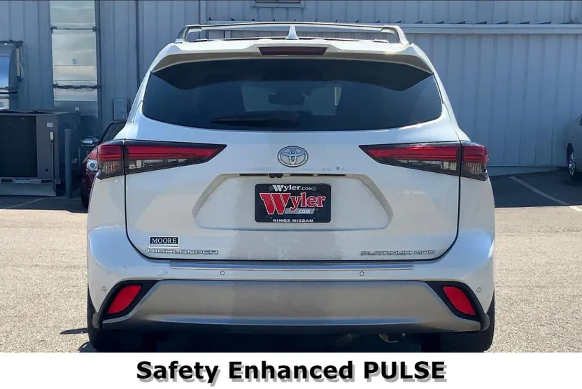 2021 Toyota Highlander Platinum photo 1
