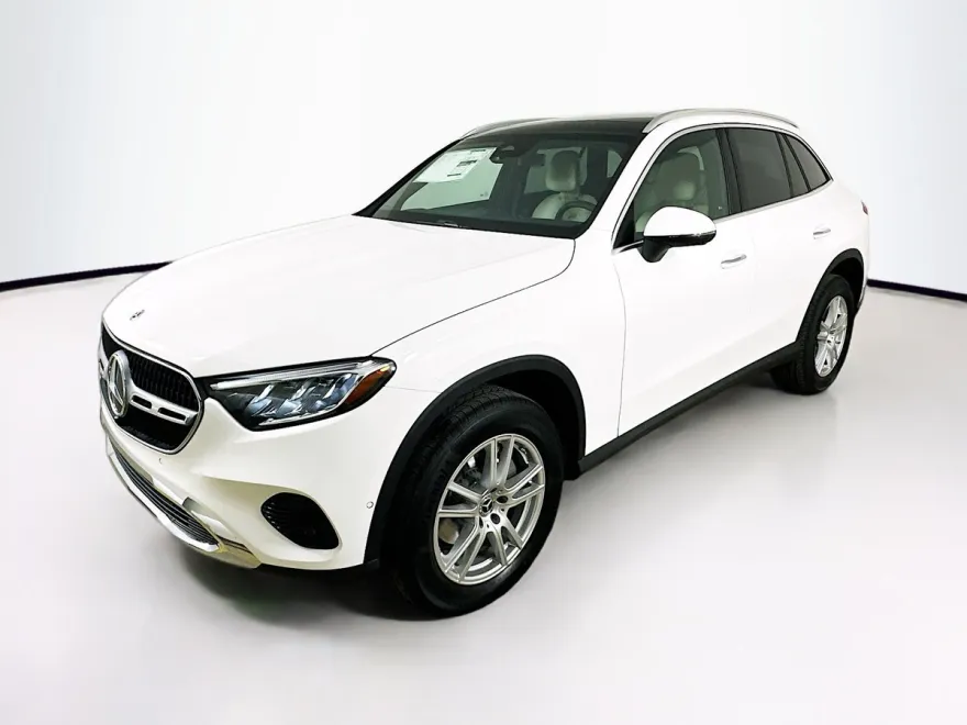 2025 Mercedes Benz GLC 300 4MATIC photo 2