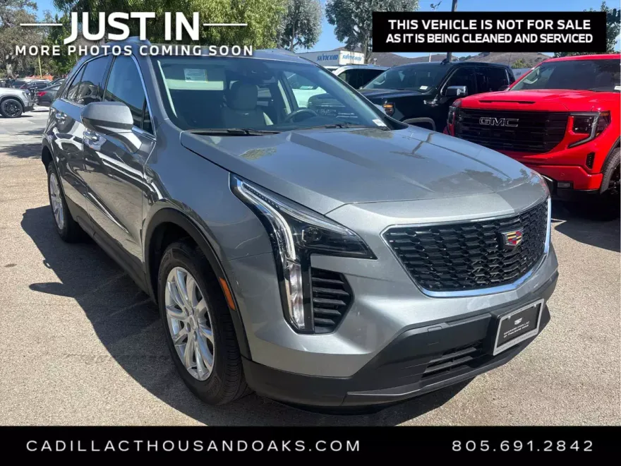2023 Cadillac XT4 Luxury photo 1
