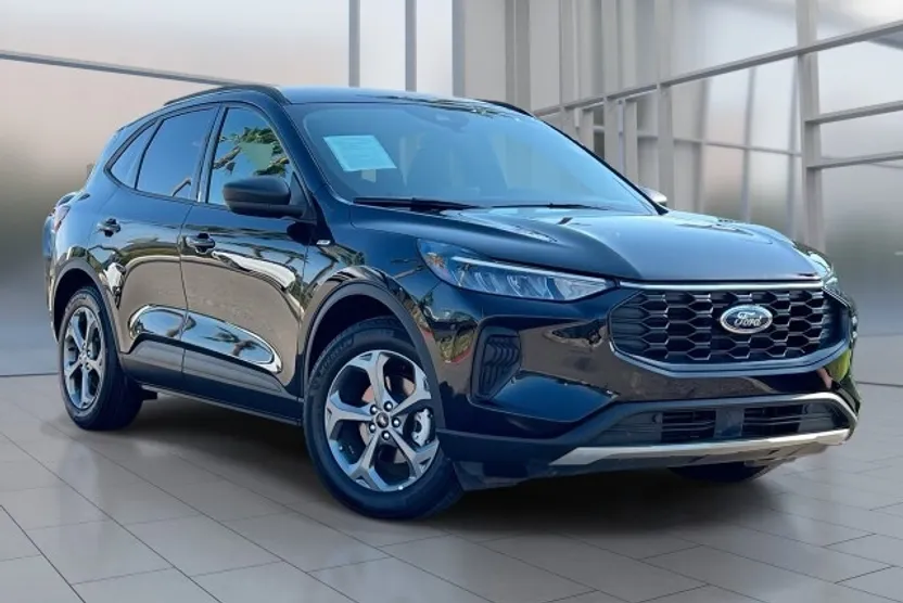 2025 Ford Escape ST-Line photo 1